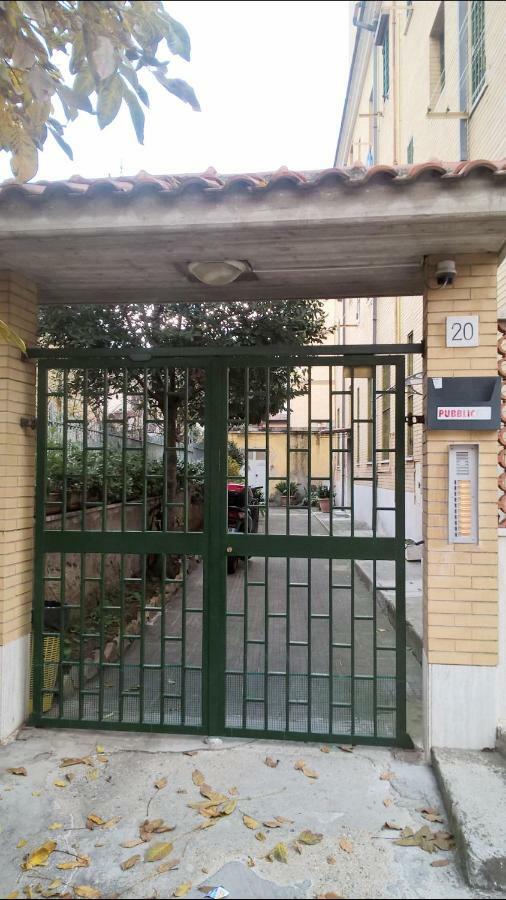 Mirandolina Apartment Rome Bagian luar foto